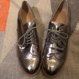 Banana republic silver oxfords